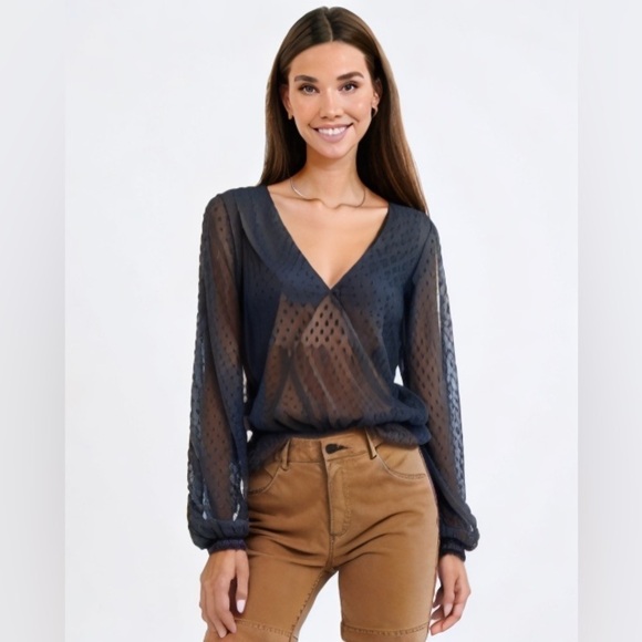 Rue21 Swiss Dot Textured Vneck Black Blouse - Picture 1 of 7